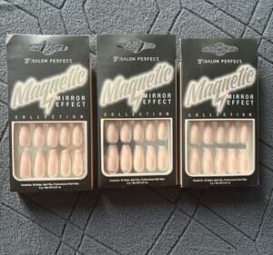 Salon Perfect Soft Pink Mirror Effect | 30 Nails + Glue + File 3 Pack